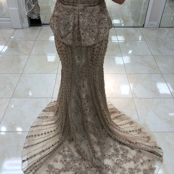 Ysa Makino Evening Gown - Picture 6 of 7